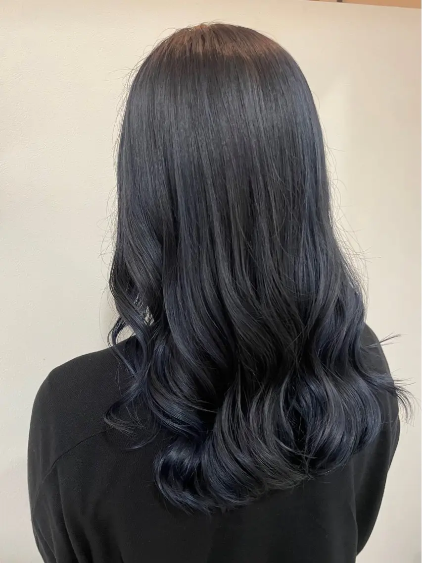 セミロング カラー ブルーカラー ネイビーカラー ヘアカラー ブランシェ神領店 笹原渚紗のヘアスタイル