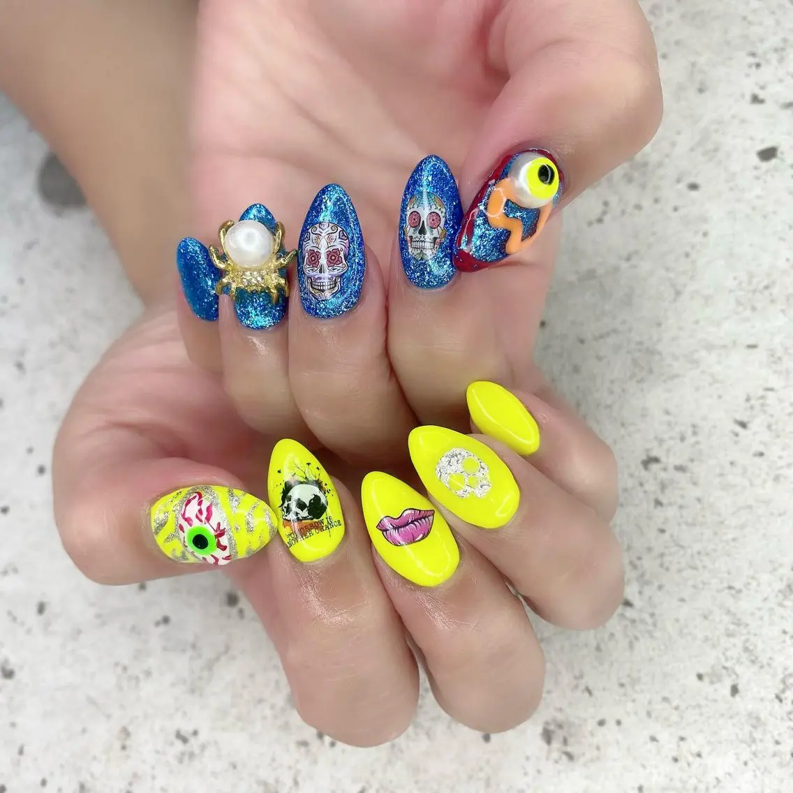 ロング カラー パーマ ヘアアレンジ メンズ キッズ ネイル マツエク・マツパ アイブロウ ブルーカラー イエローカラー ブルー ラメ(グリッター) 黄色 ハンドネイル Salon Ｋのネイルデザイン