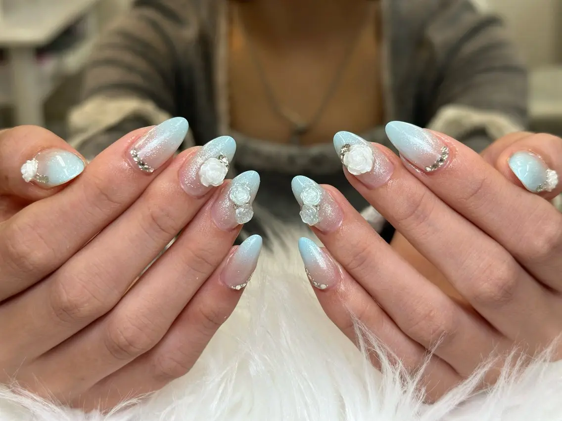 ネイル チークネイル ドット フレンチネイル グラデーション 韓国ネイル ハンドネイル Lisa Nail Salonのネイルデザイン