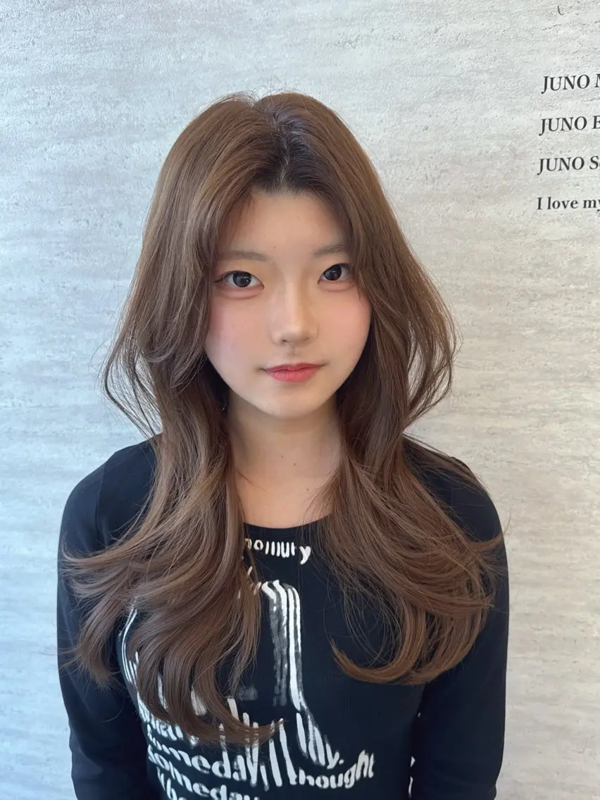 セミロング カラー ヘアアレンジ ヘアカラー トリートメント 韓国レイヤーカット/ 儚げカラーチナツのヘアスタイル
