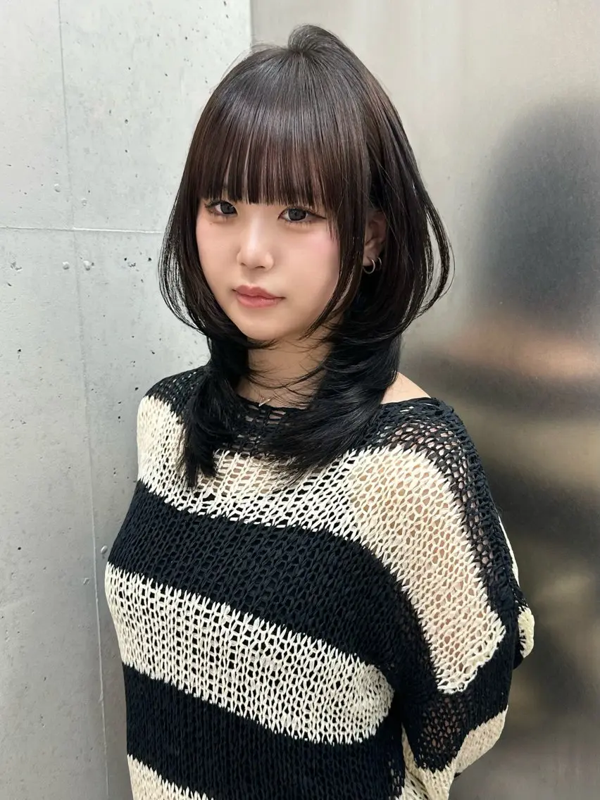 ミディアム カット ヘアカラー トリートメント 🇰🇷韓国レイヤー ハッシュカット🥀のヘアスタイル