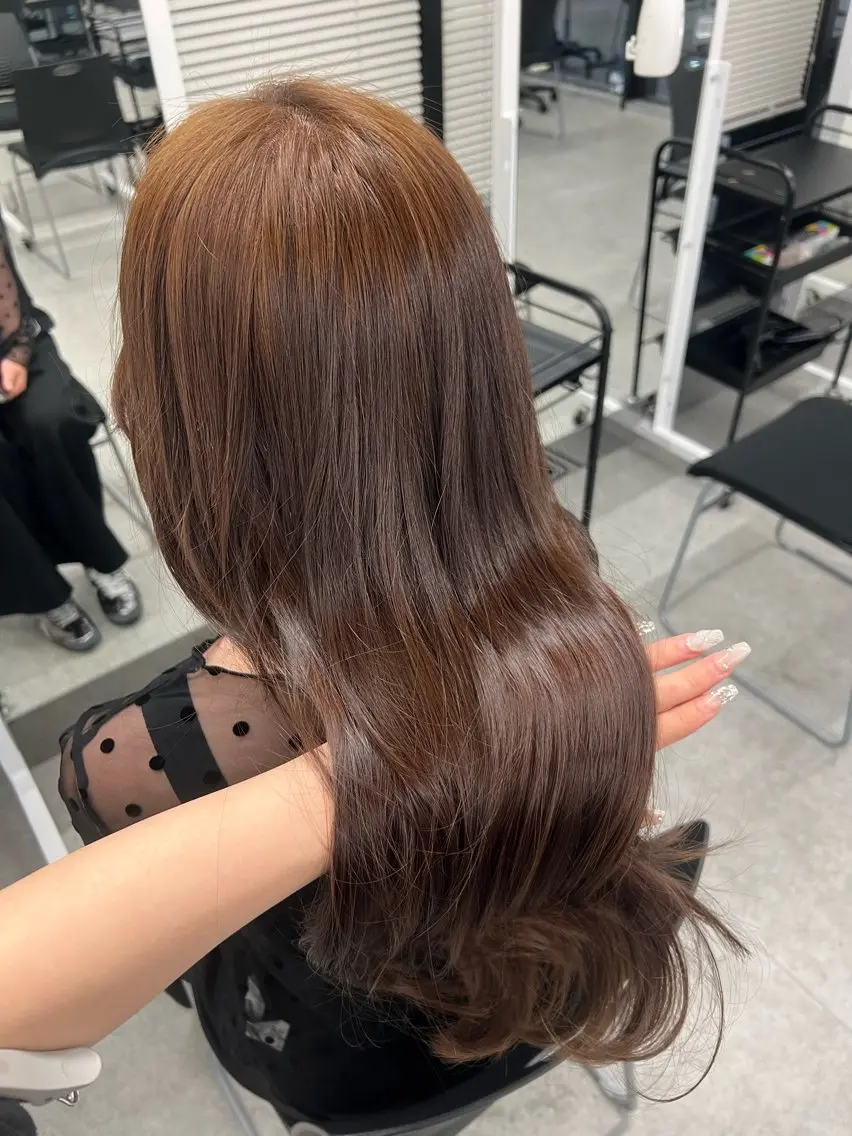 ロング Natsumi / 透明感艶カラーのヘアスタイル