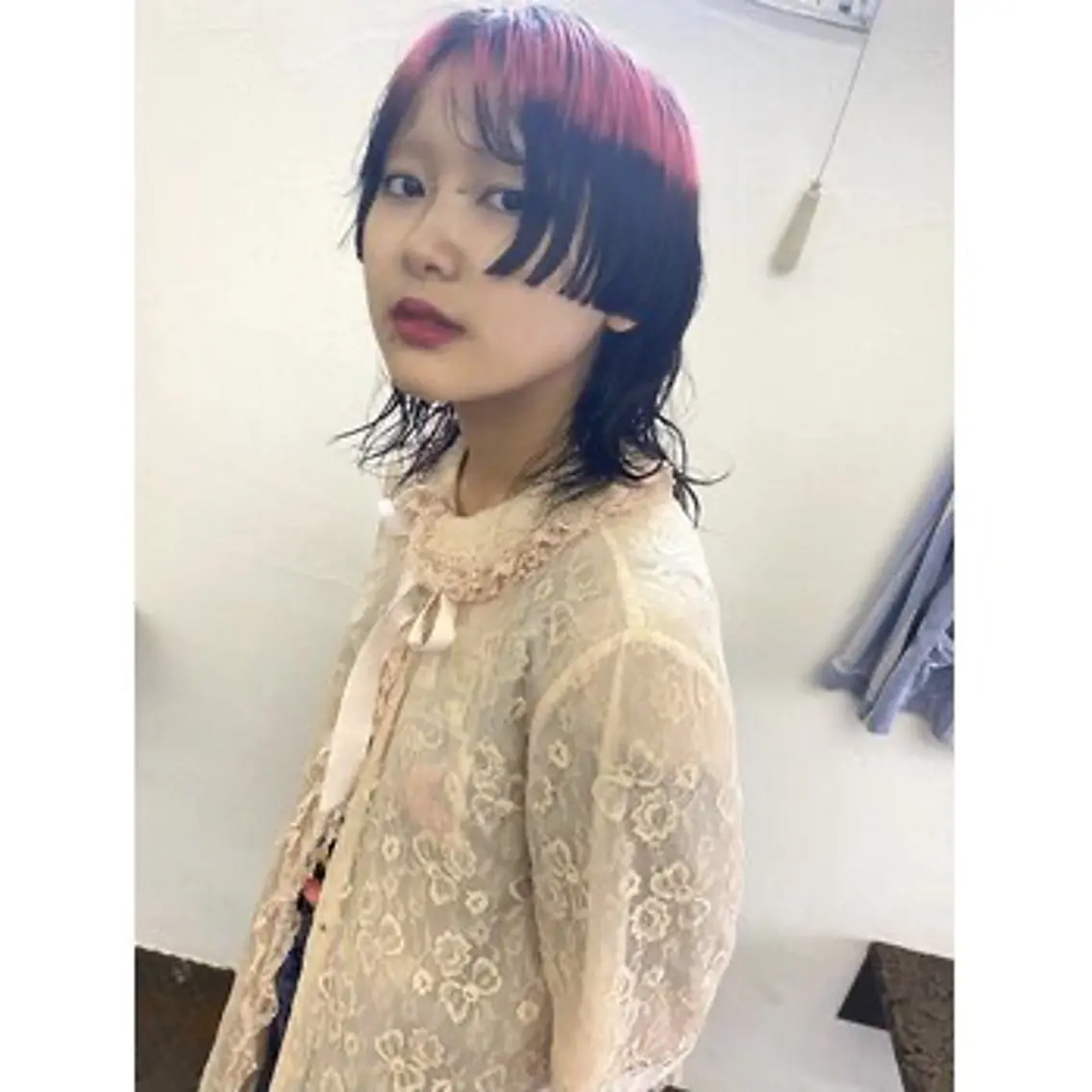 ショート Nene/ハイトーン インナーカラーのヘアスタイル