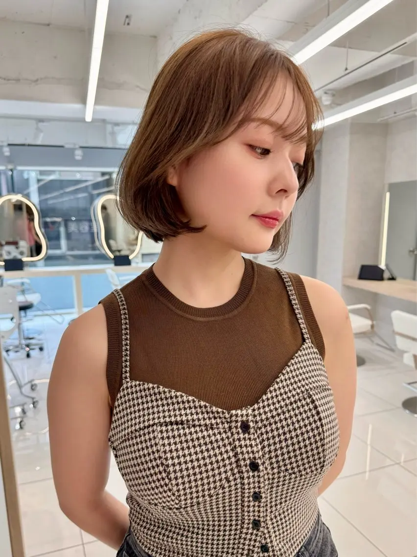ミディアム 三鷹で1番ショート ボブをカットする新谷のヘアスタイル