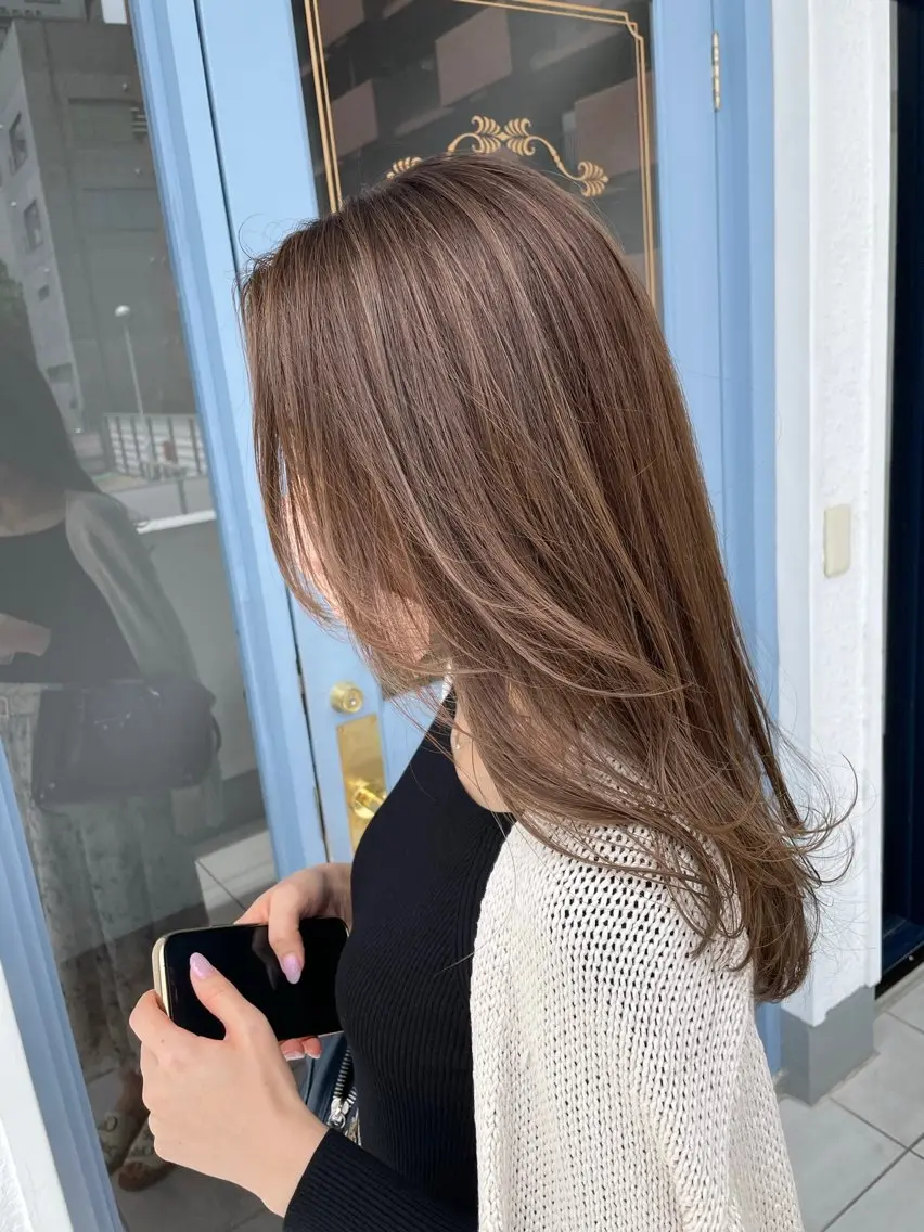 セミロング 顔まわりレイヤー ハイライト レイヤーカット カット ヘアカラー peige 斉藤✨大人ヘアー✨のヘアスタイル