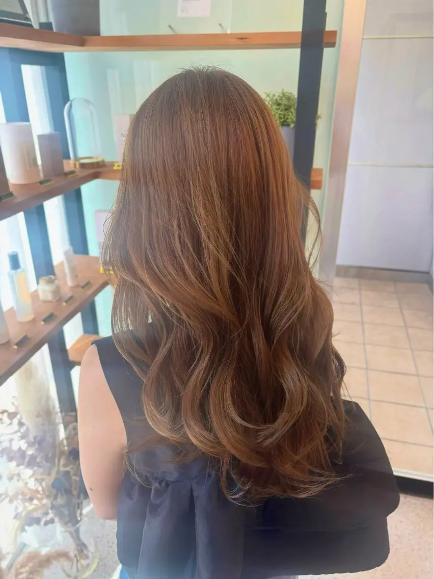 ロング カラー レイヤーカット カット ヘアカラー NONOKA Zina千早店のヘアスタイル