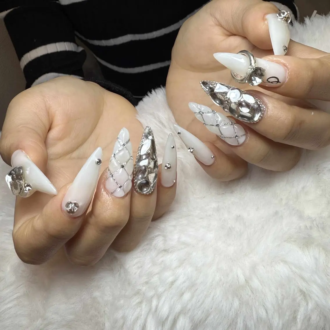 ネイル アートネイル チークネイル 桜ネイル フレンチネイル ガラスフレンチ Rin Nail 新大久保店のネイルデザイン