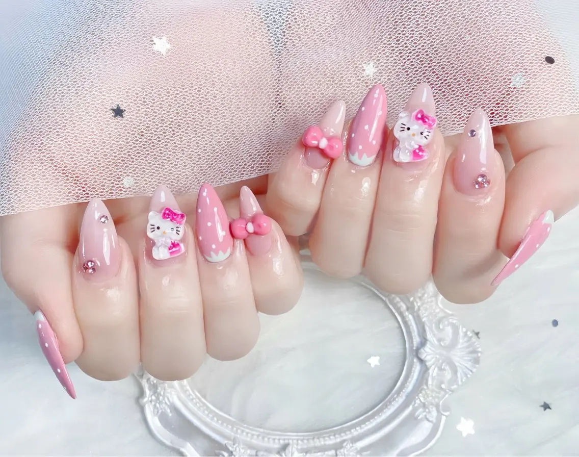 ネイル チークネイル 長さ出し フレンチネイル ジェルネイル グラデーション ハンドネイル THANHTHANH NAILのネイルデザイン