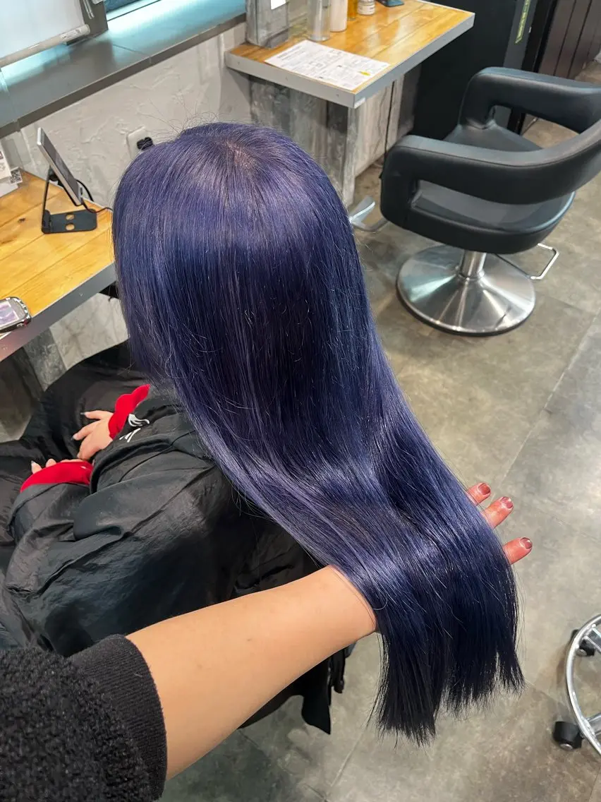 ロング カラー ヘアカラー ハイトーンカラー 🦄レイヤーカットのヘアスタイル