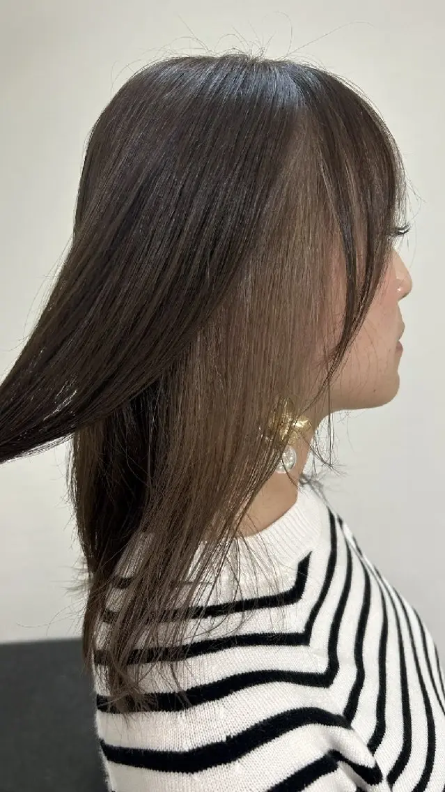 カラー セミロング 透明感カラー グレージュ インナーカラー 安達まい/ インナーカラー◎のヘアスタイル