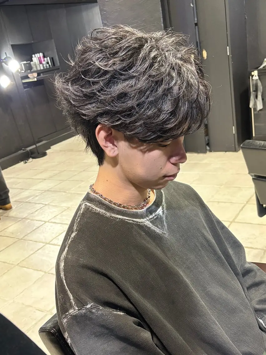 ショート パーマ メンズ ショートヘア 【フェザーパーマ】 【縮毛矯正】鶴田文のヘアスタイル