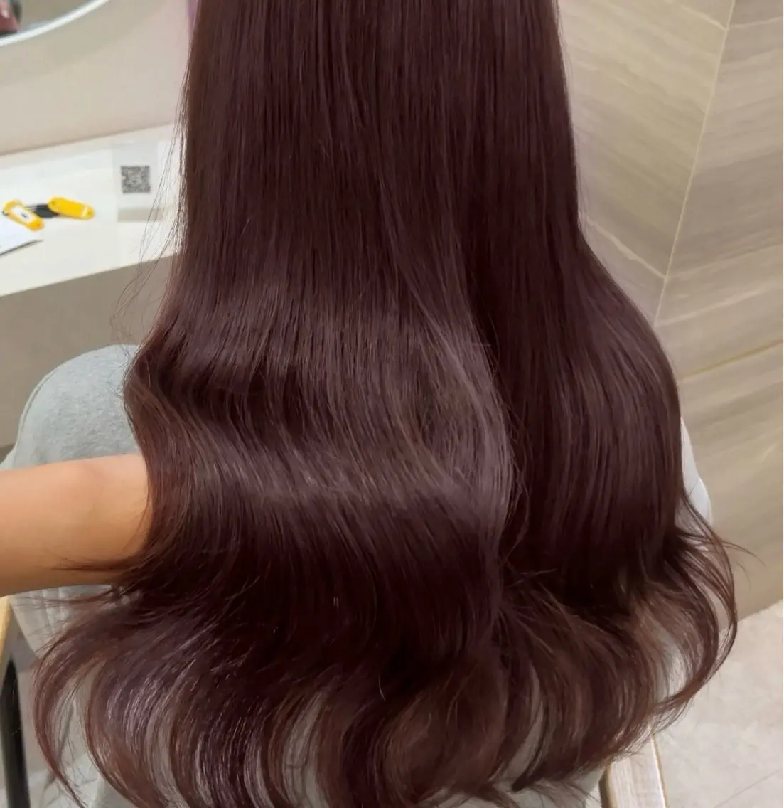 ロング カラー 黒髪 ブリーチ カシス ブリーチなしカラー レッドカラー ヘアカラー トリートメント 🦋Yui🦋透明感 /ベージュ/Wカラーのヘアスタイル