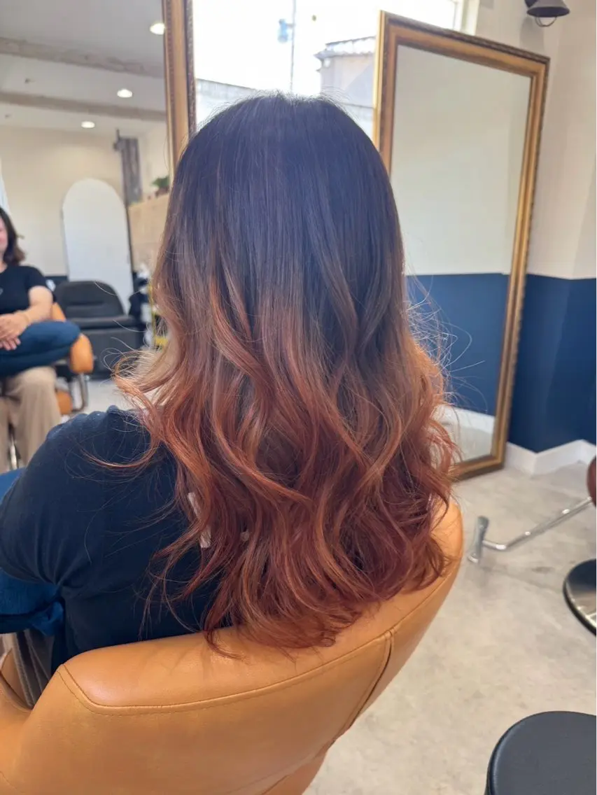ロング カラー カット ヘアカラー 髪の家 tikiのヘアスタイル