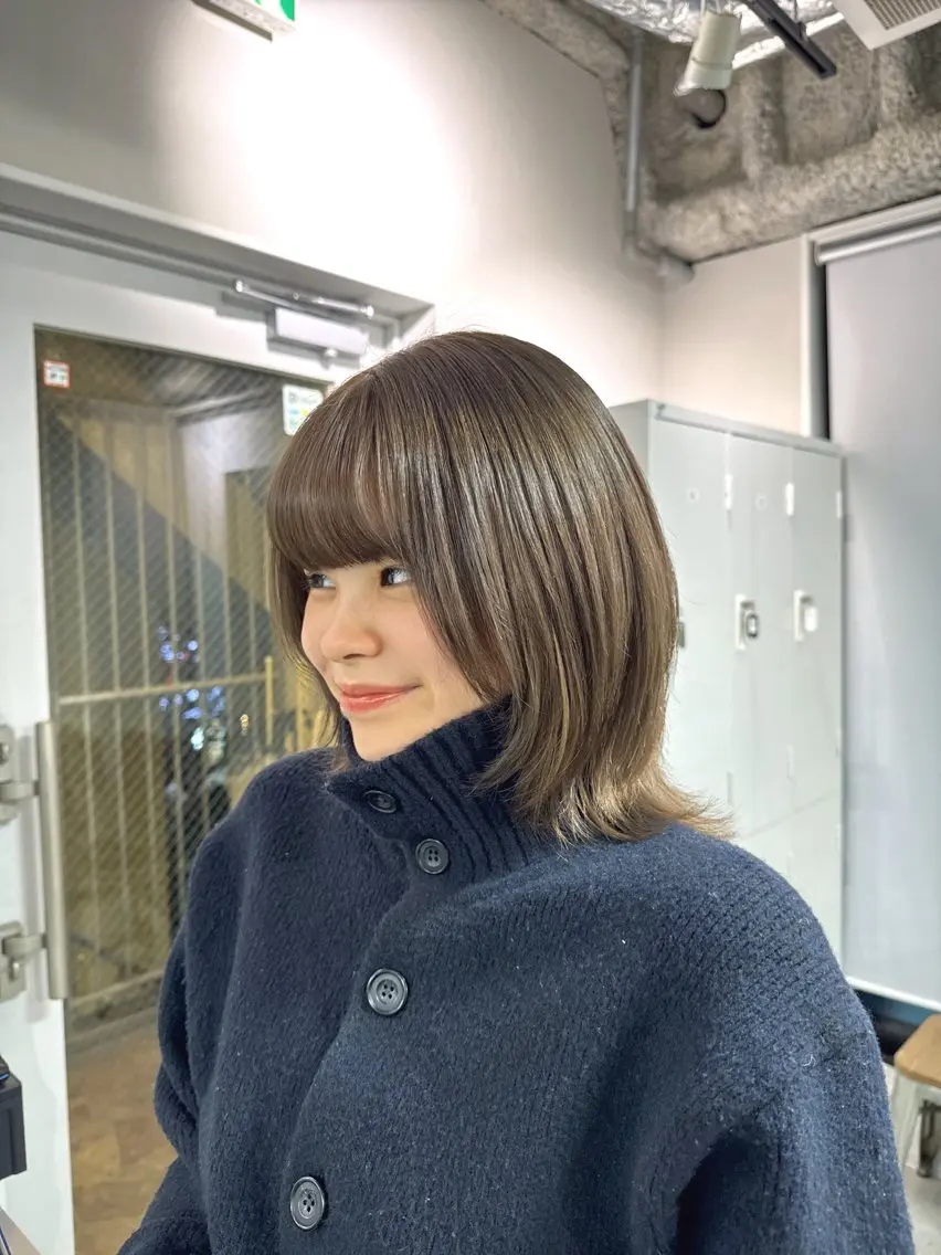 ミディアム カラー ヘアカラー ハイトーン&髪質改善 &韓国エクステ🤎のヘアスタイル
