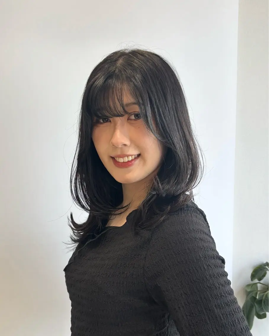 ロング カラー ケアカラー 髪質改善 レイヤーカット ロング トリートメント 透明感カラー/ レイヤー/ユウユのヘアスタイル