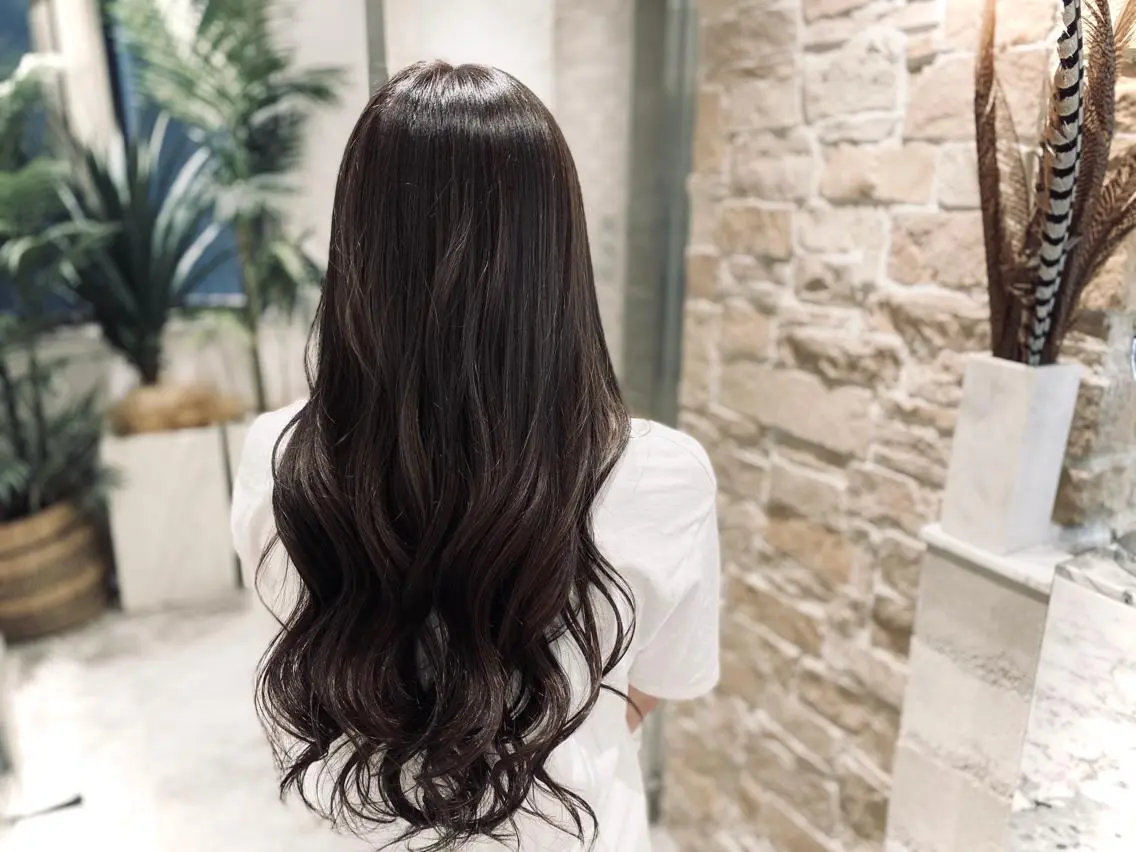 ロング カラー 髪質改善カラー、美髪 トリートメント専門のヘアスタイル