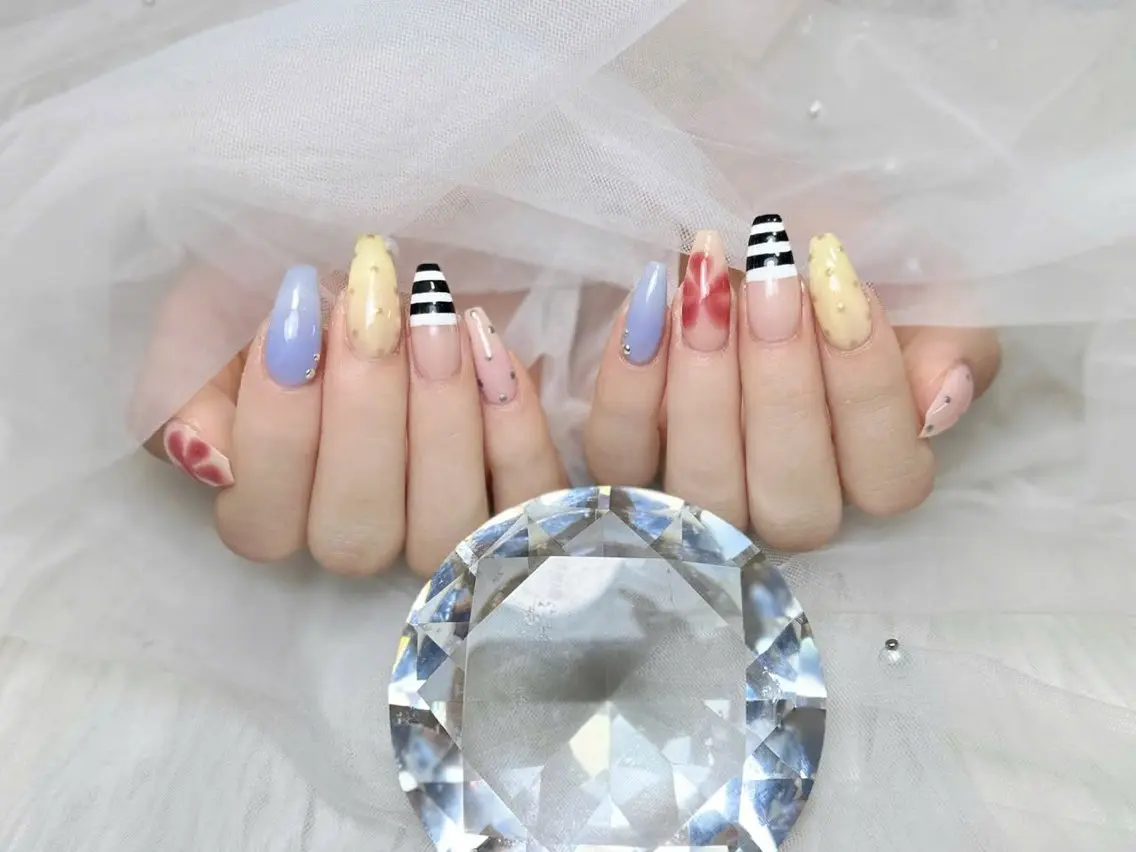ネイル 長さ出し ジェルネイル 韓国ネイル マグネットネイル 持ち込み ハンドネイル SHE NAILのネイルデザイン