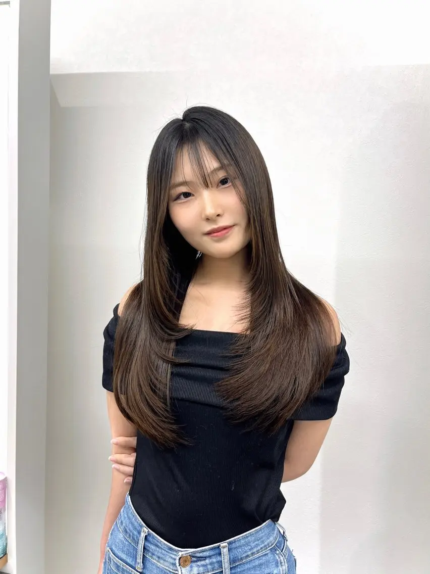 セミロング 𝑪𝒐𝒍𝒐𝒓 *𝒆  ［コロレ］のヘアスタイル