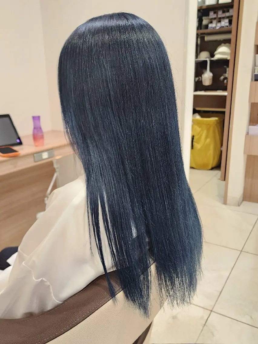 ロング カラー 黒髪 ブリーチ ブルーカラー ブルーブラック 髪質改善 ヘアカラー カラー特化🔥中村 和貴<Ash津田沼>のヘアスタイル