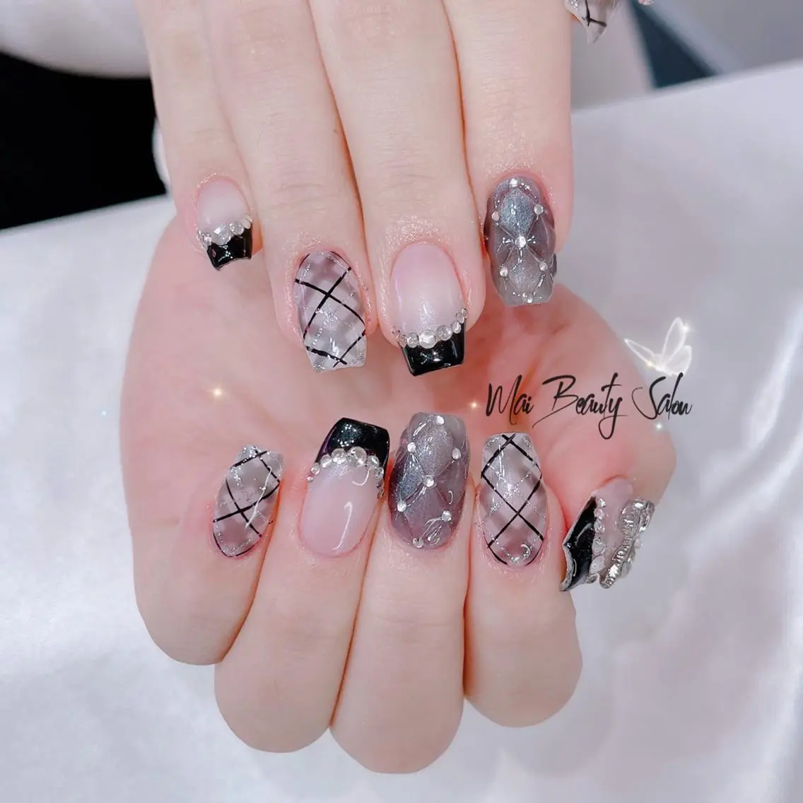 ネイル オーロラネイル チークネイル 長さ出し フラッシュネイル フットネイル MaiBeauty Niのネイルデザイン