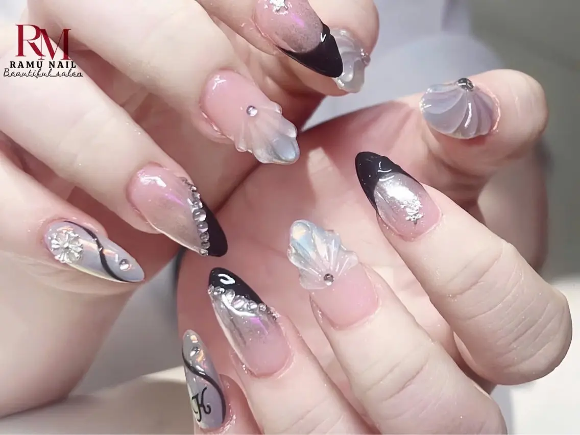 ネイル キラキラネイル マグネットネイル ミラーネイル ピンク 夏ネイル ハンドネイル RAMU Nail 恵比寿店のネイルデザイン