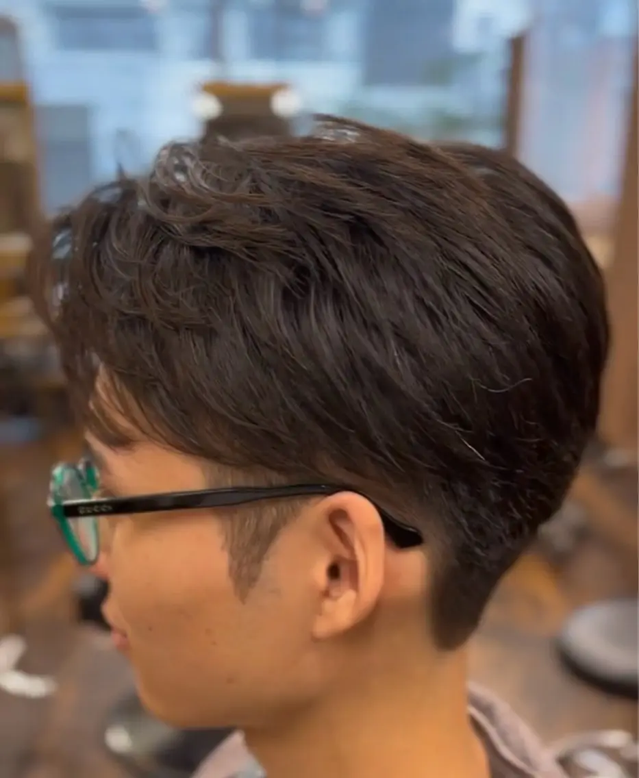 メンズ カット BUZZ FLOW 甲田大輝のヘアスタイル