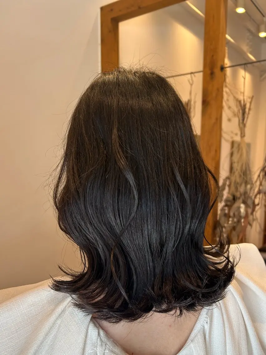 ミディアム カラー 🤍江坂 ハヤシアヤナ🤍のヘアスタイル
