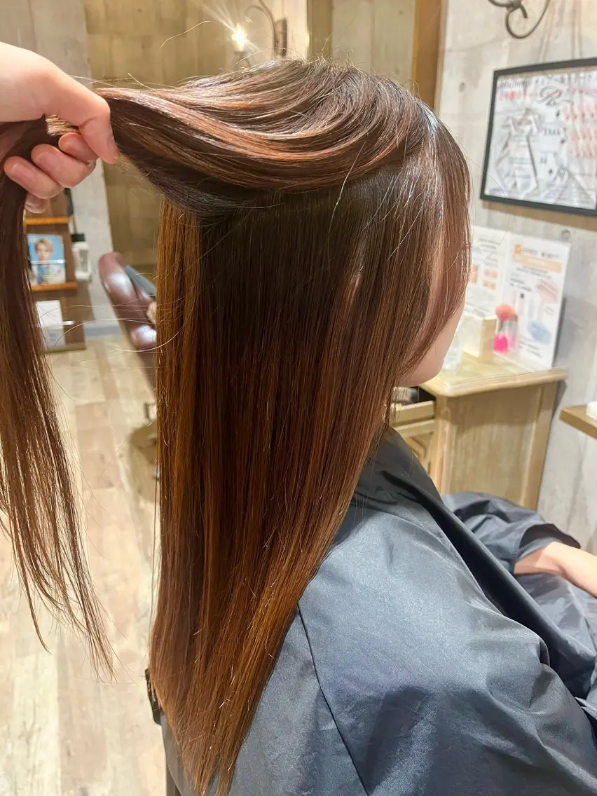 セミロング 酸性ストレート いけだ さやかのヘアスタイル