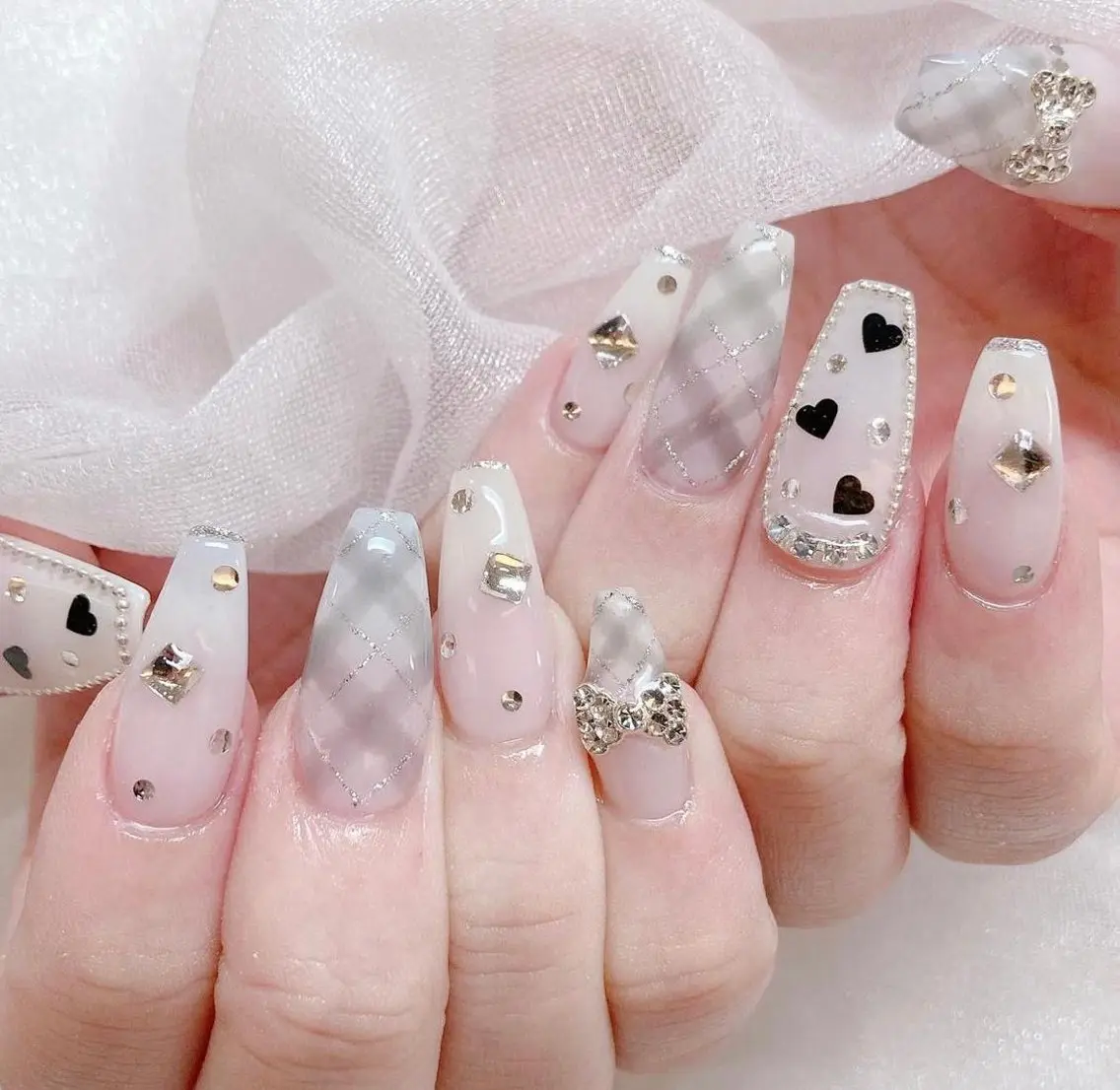 セミロング ハンドネイル 長さだし専門店 ROKANAILのネイルデザイン
