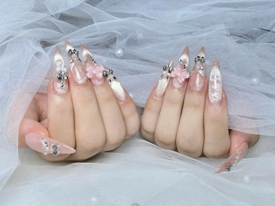 ネイル 長さ出し ジェルネイル 韓国ネイル マグネットネイル 持ち込み ハンドネイル SHE NAILのネイルデザイン