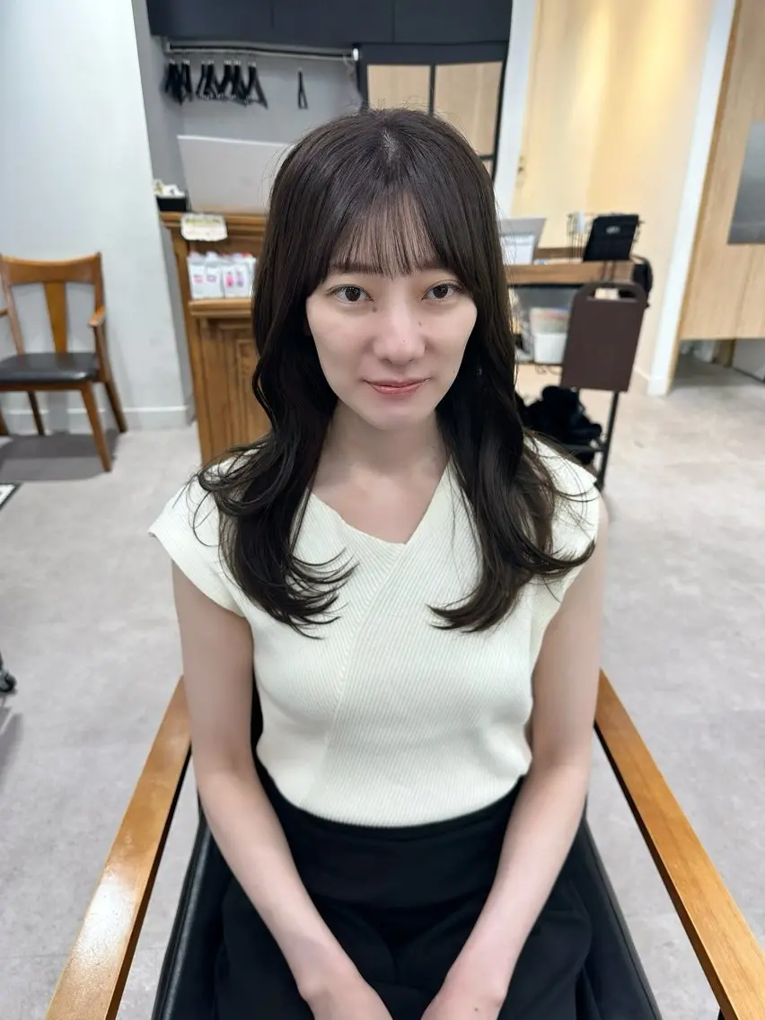 セミロング カラー パーマ ヘアアレンジ メンズ キッズ カット ヘアカラー 似合せレイヤー／ 柔らか透明感カラーのヘアスタイル