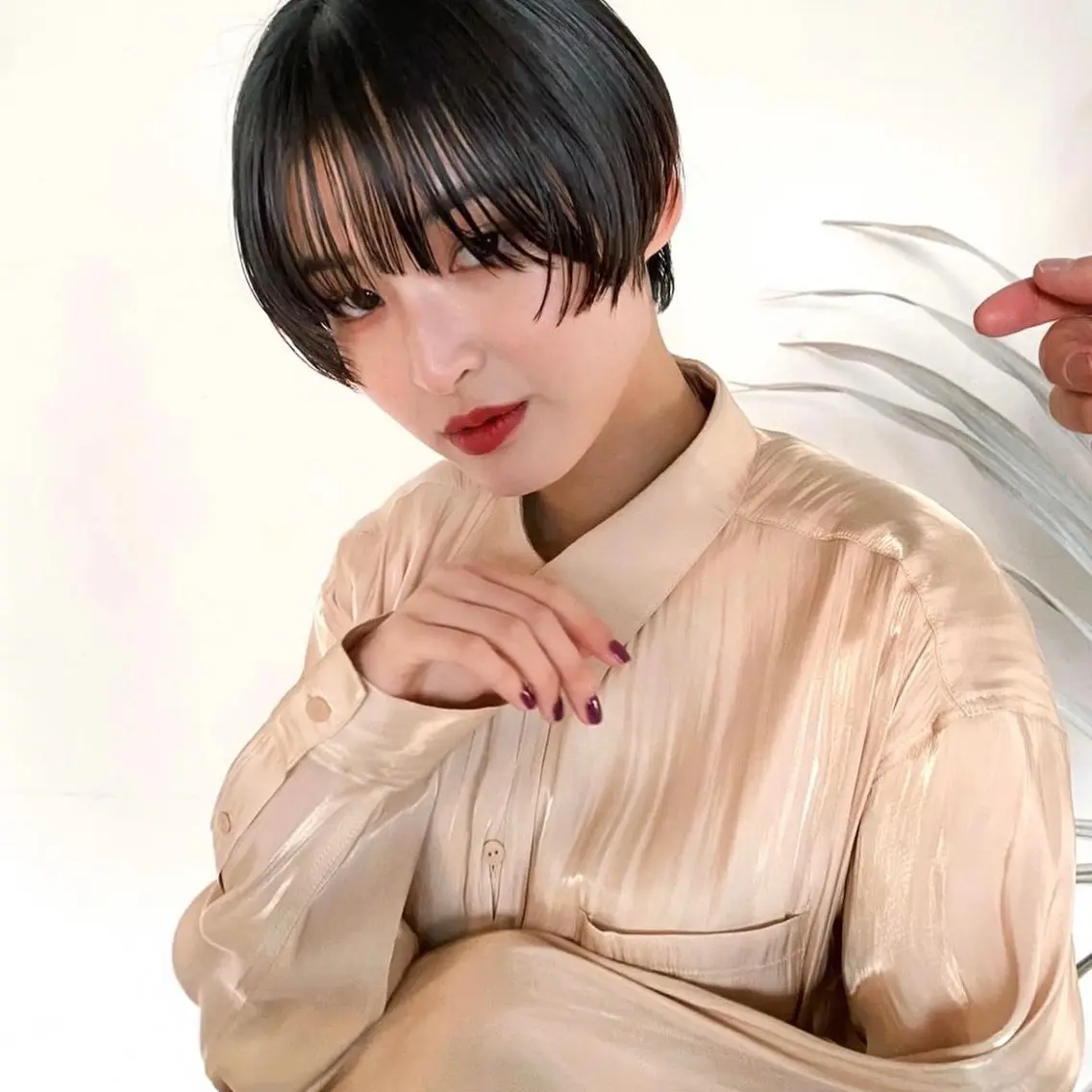 ショート 顔周りカット レイヤーカット ショートヘア 前嶋 愛友のヘアスタイル