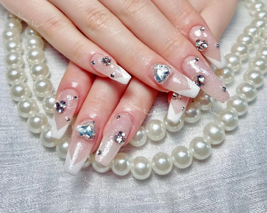 ネイル 🦋 Queenieのネイルデザイン
