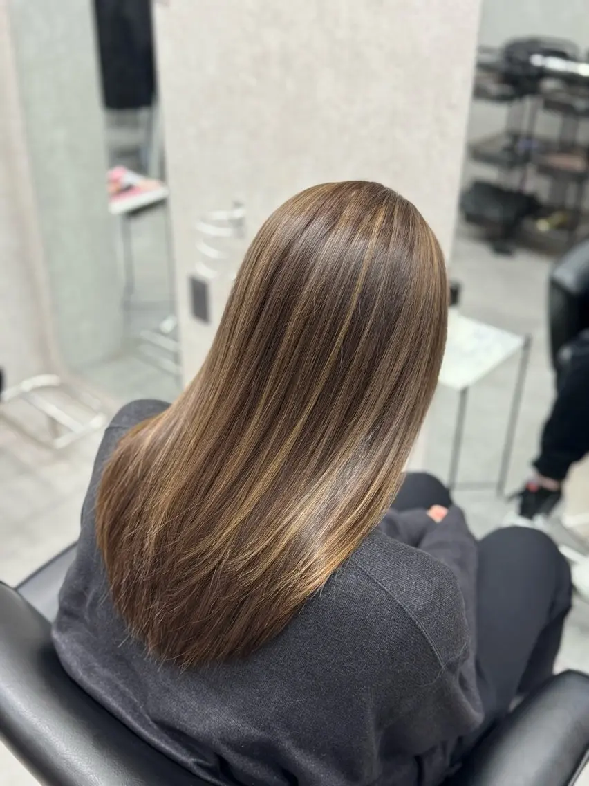 セミロング カラー ハイライトカラー ハイライト カット ヘアカラー 杉山永 ハイライト×髪質改善のヘアスタイル