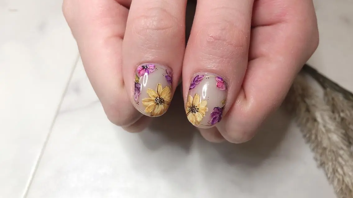 ネイル フラワーネイル シンプルネイル EMIKOのネイルデザイン