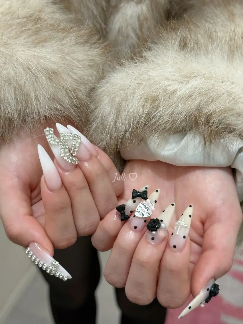 ネイル オーロラネイル ボルドー ブラウン 氷ネイル・うるうるネイル キラキラネイル ハンドネイル Julli NailStudioのネイルデザイン