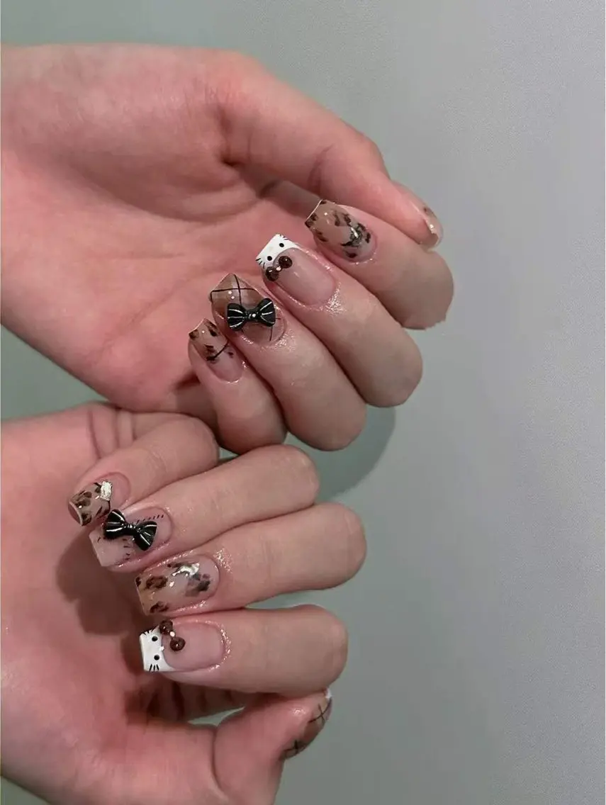ネイル オーロラネイル フラワーネイル フットネイル フレンチネイル ジェルネイル ハンドネイル BabyYouMi nailのネイルデザイン