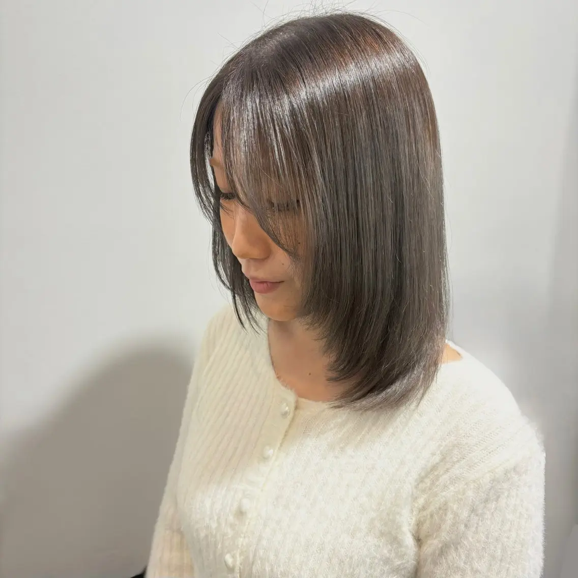 ミディアム レイヤーカット ボブ/外国人風カラー 🩵mikiのヘアスタイル