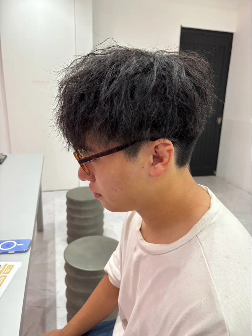 ショート パーマ メンズ 刈り上げ カット パーマ Bianca伊勢崎 山崎南乃のヘアスタイル