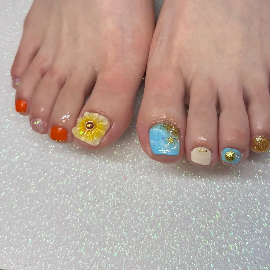 ネイル フットネイル VIERU 🌈🎀💖のネイルデザイン