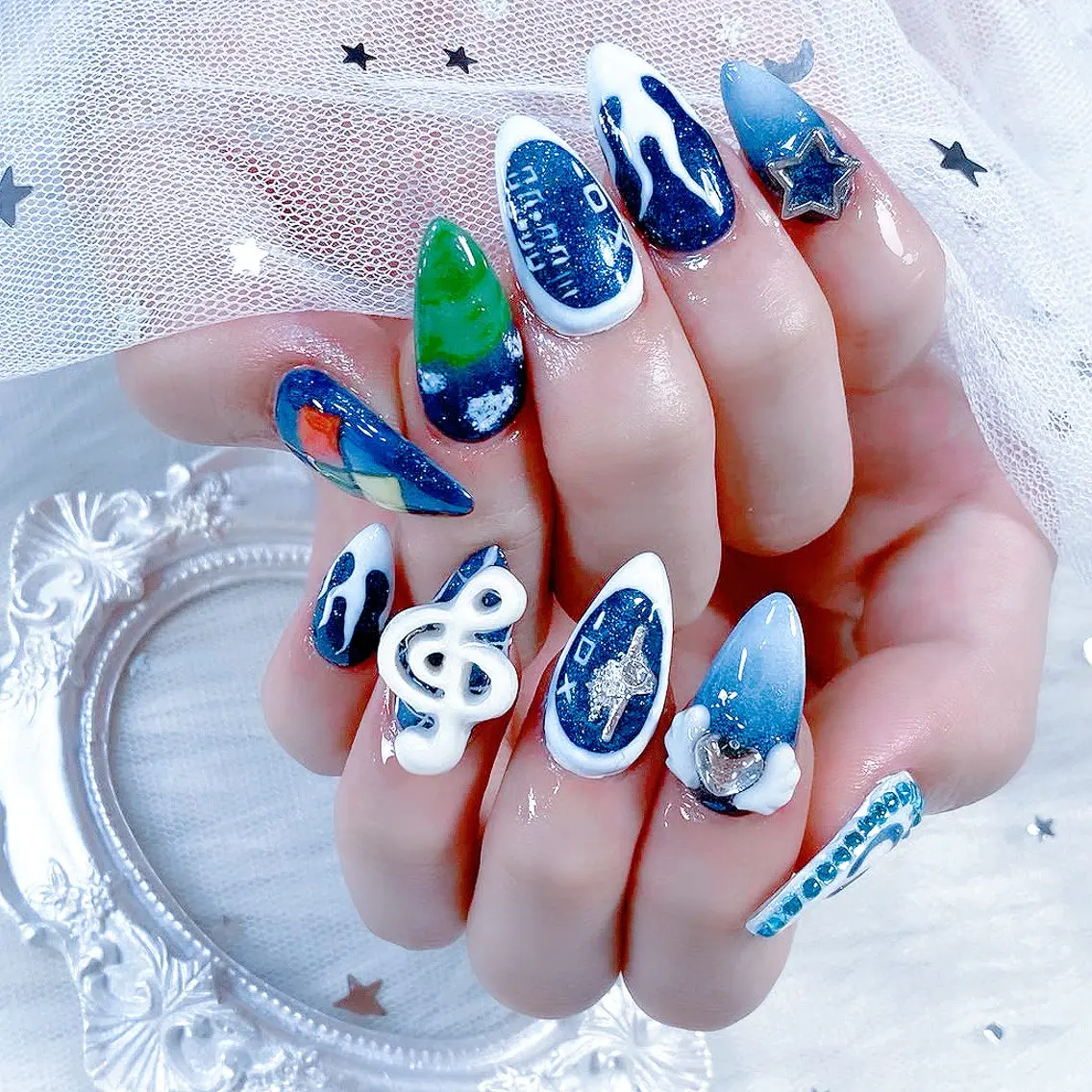 ネイル HIN NAILのネイルデザイン