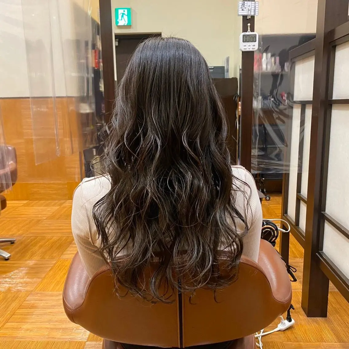 ロング カラー 羽石 理江のヘアスタイル