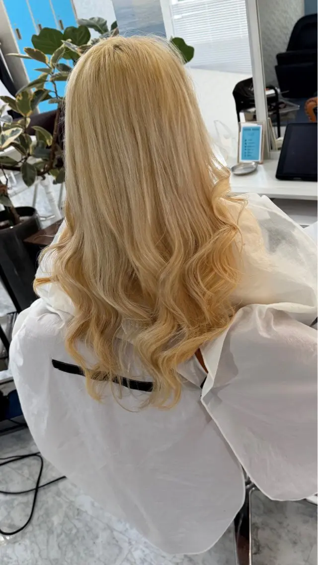 ロング MAEDA YUKIのヘアスタイル