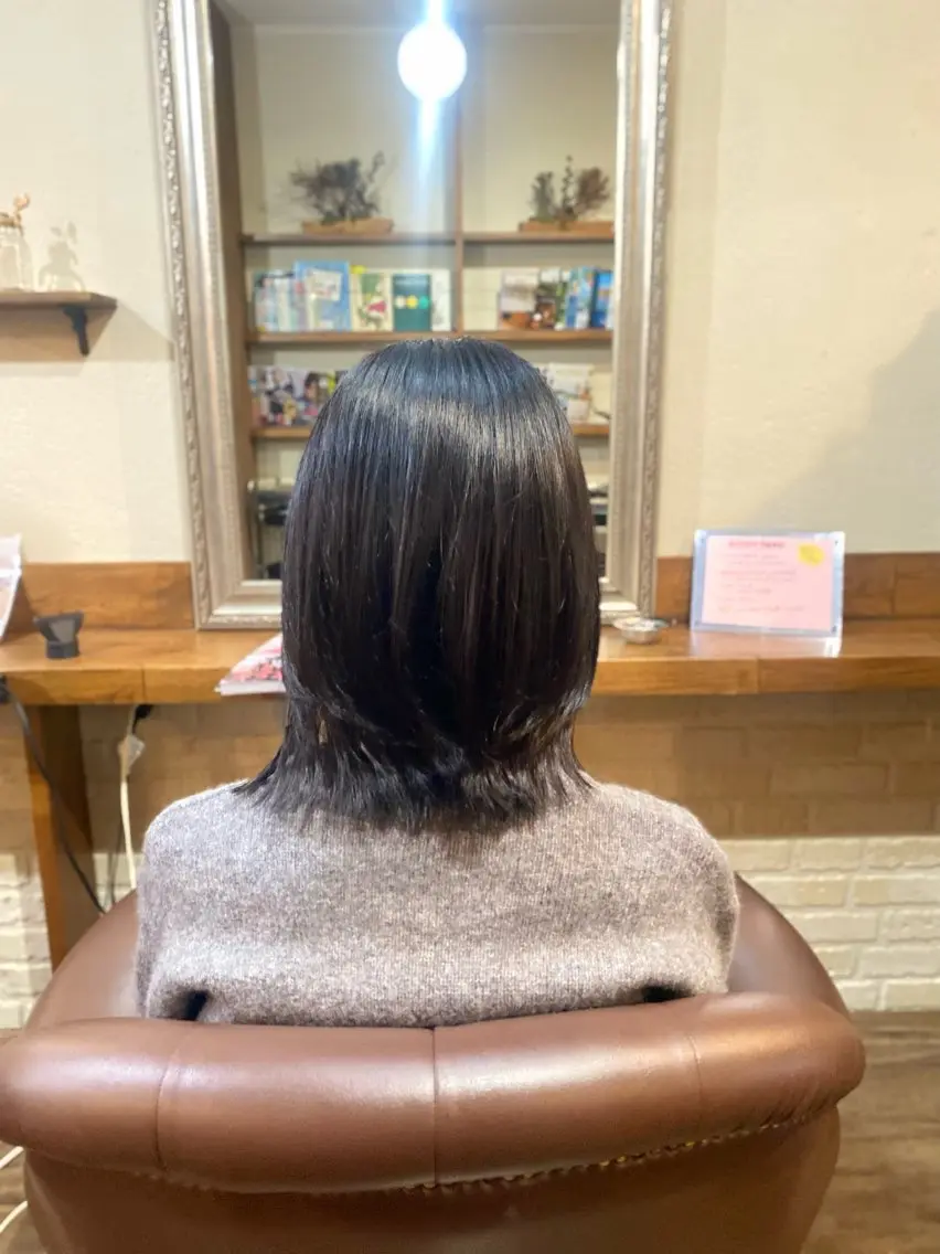 ミディアム 肥田 夕蘭のヘアスタイル