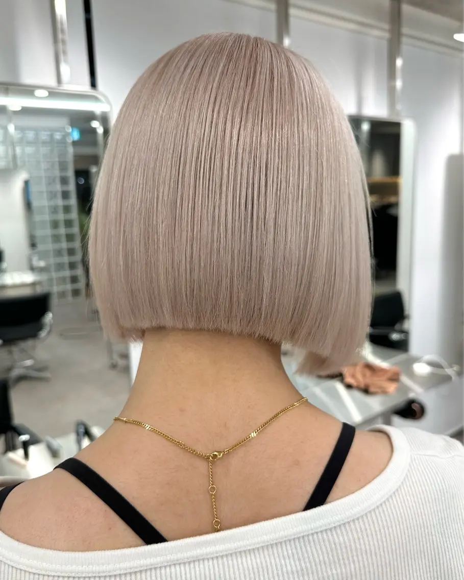 ショート ボブ ハイライト🌟/ ボブ/豊田のヘアスタイル