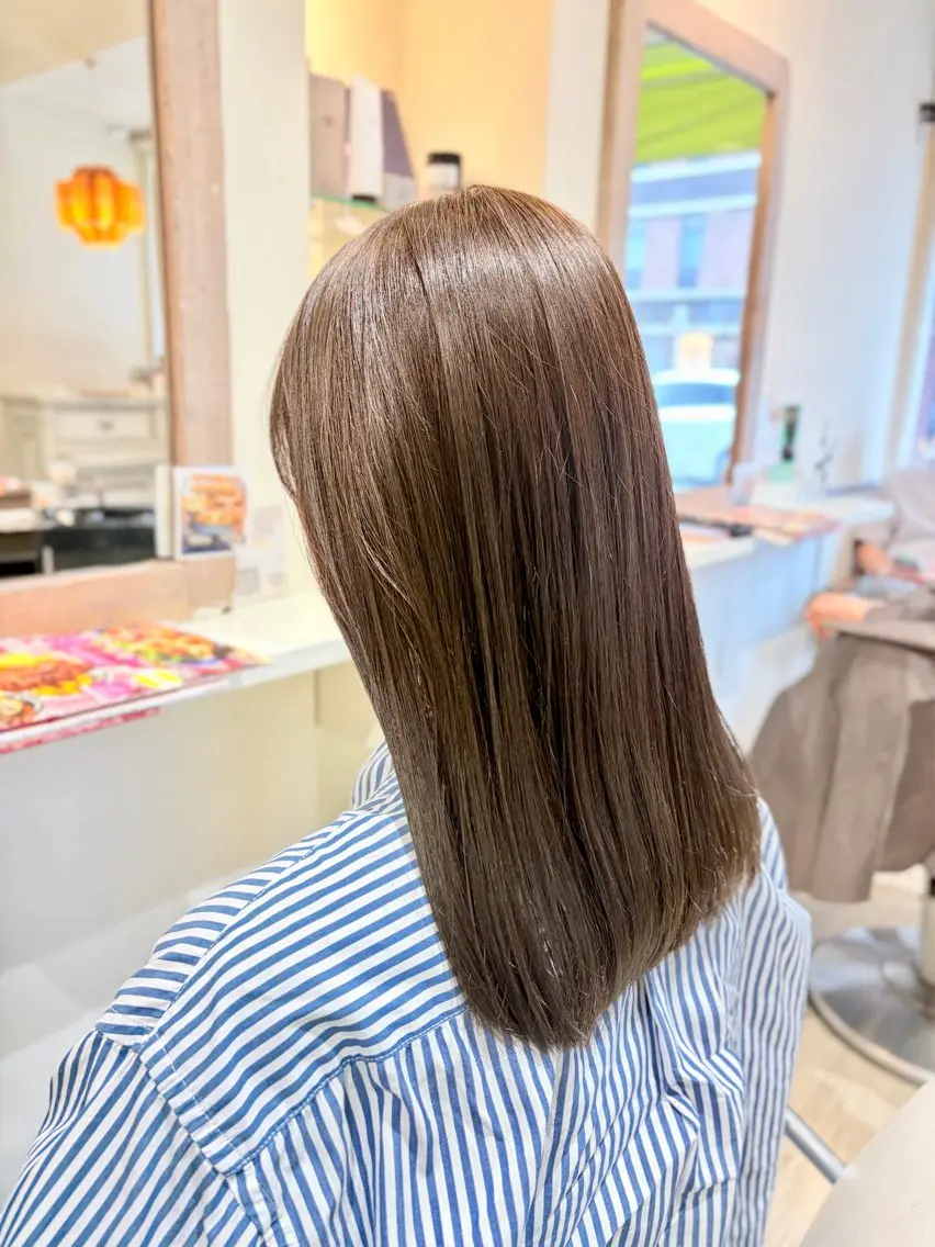 ミディアム カット ヘアカラー NICCOLO室見 Erinaのヘアスタイル