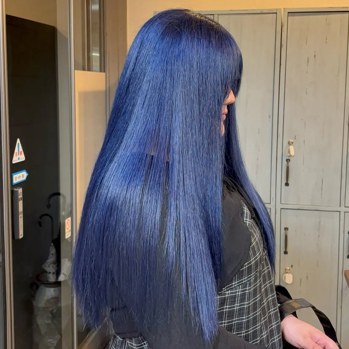 ロング カラー ブリーチ ブルーカラー ネイビーカラー シルバー カット ヘアカラー トリートメント 清水 基生のヘアスタイル