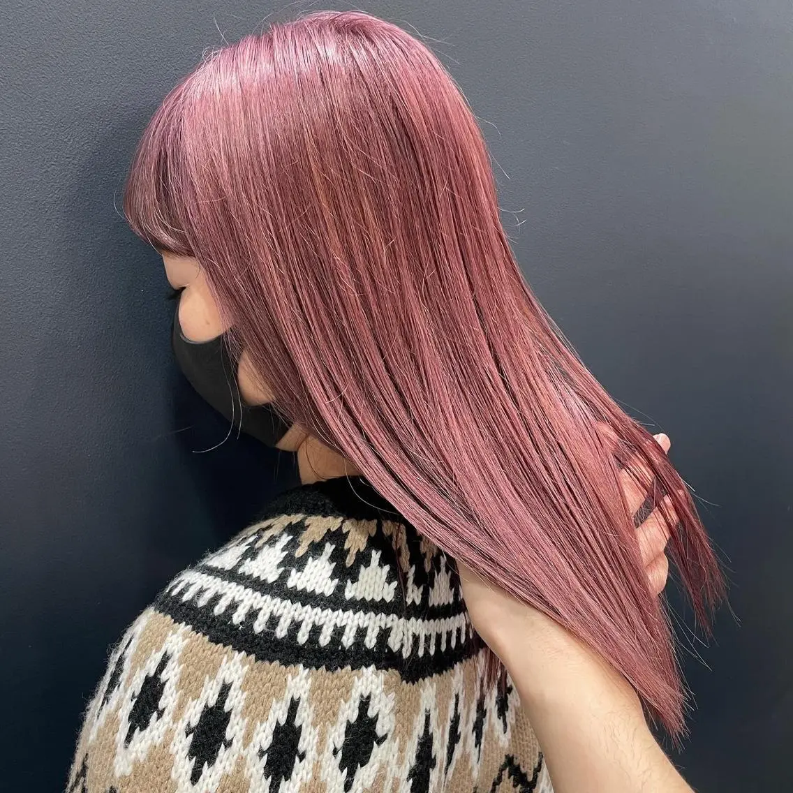 セミロング カラー ブリーチ ピンクカラー ヘアカラー トリートメント メテオ ／ヘアカラー 西川菜実のヘアスタイル