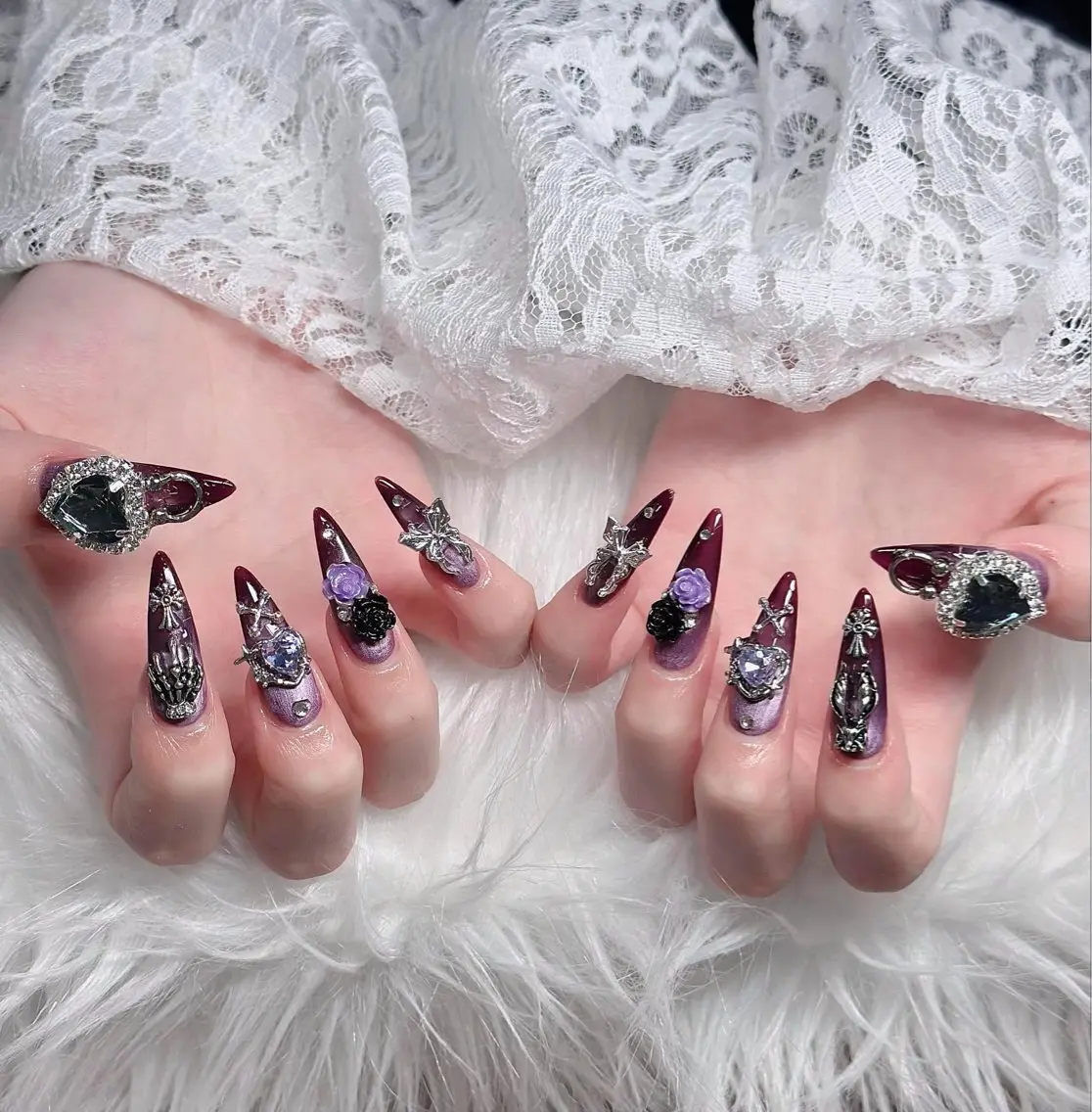 ネイル オーロラネイル フレンチネイル ジェルネイル ハロウィン キラキラネイル ハンドネイル H.baby Nail Salonのネイルデザイン