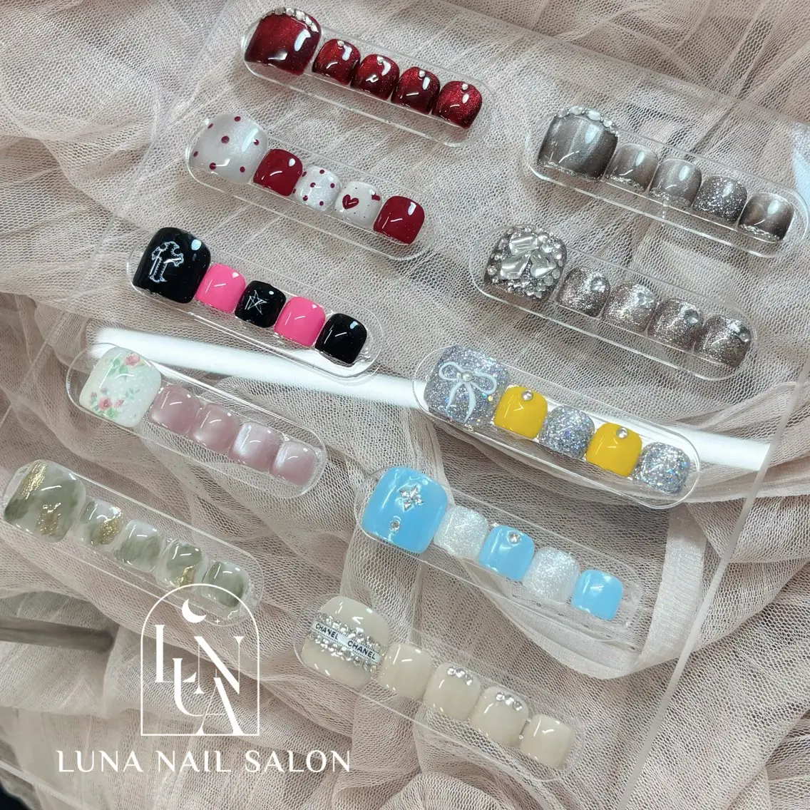 ネイル フレンチネイル ジェルネイル ガラスフレンチ 韓国ネイル 持ち込み フットネイル LUNA Nail salon💕のネイルデザイン